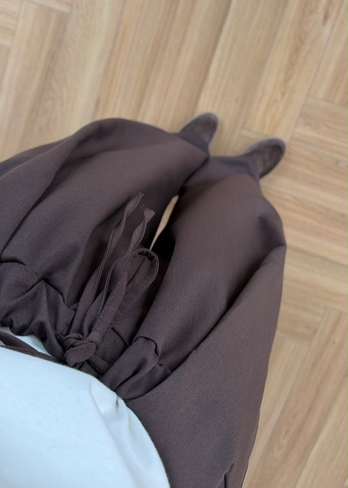 Relaxed Pleated Wide Leg Trousers In Brown