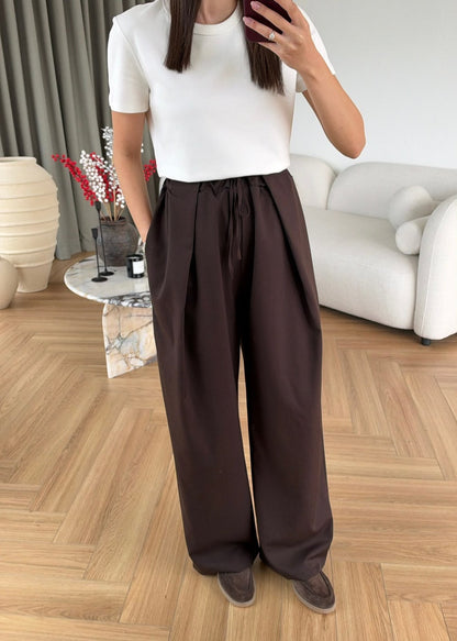 Relaxed Pleated Wide Leg Trousers In Brown